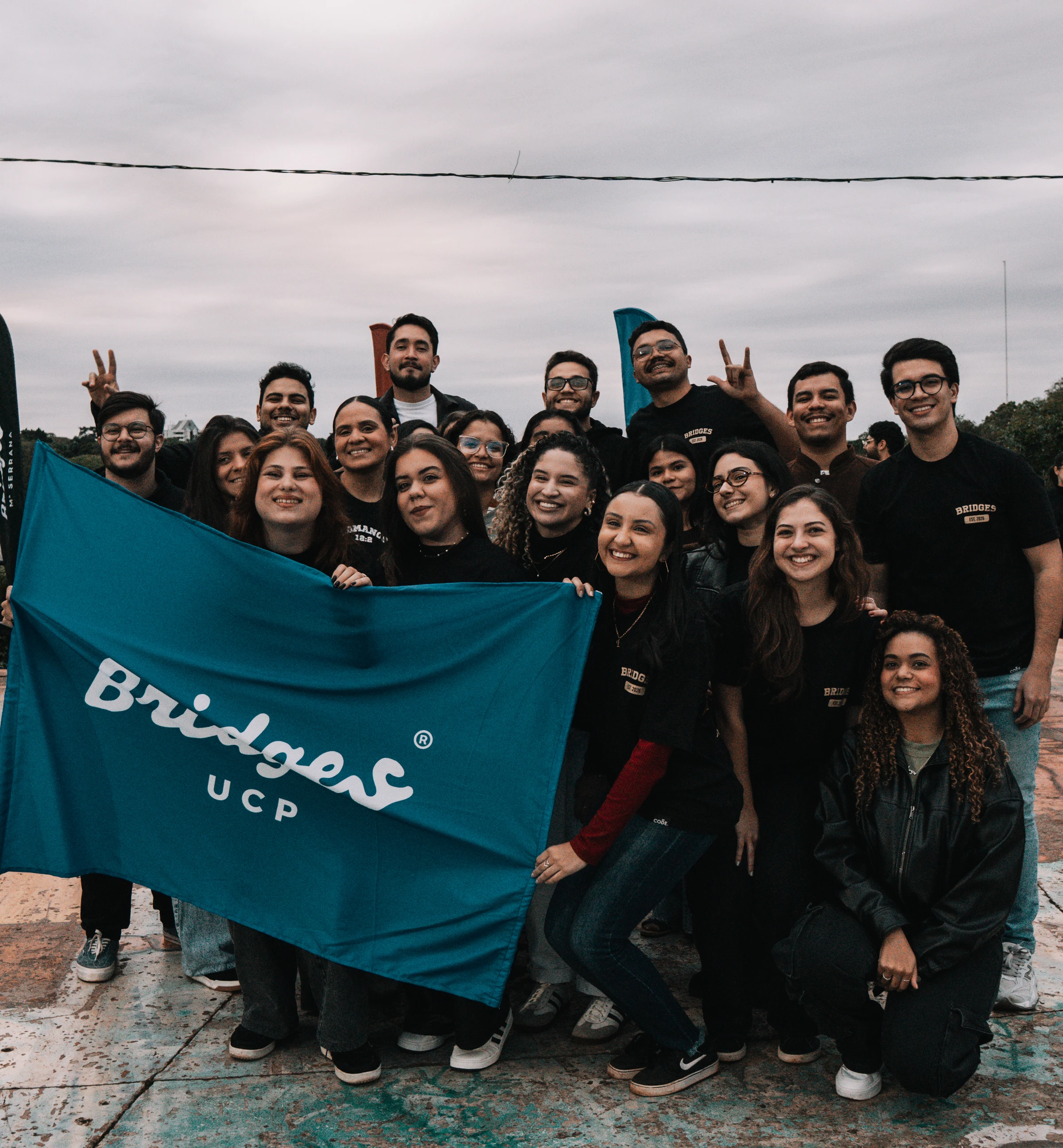 Estudantes da comunidade Bridges reunidos